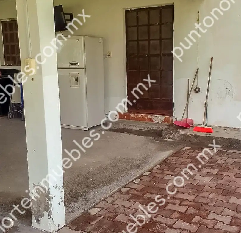 Venta de Quinta 3,000m2 San Buenaventura, con Casa de Campo con Cochera, Alberca, Asaderos, agua, electricidad  