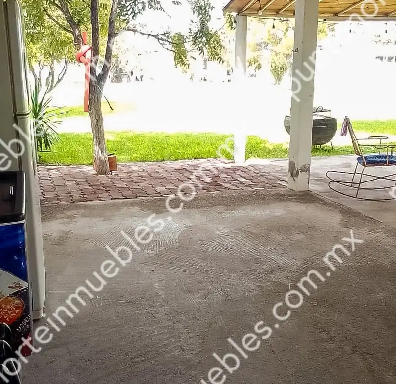Venta de Quinta 3,000m2 San Buenaventura, con Casa de Campo con Cochera, Alberca, Asaderos, agua, electricidad  