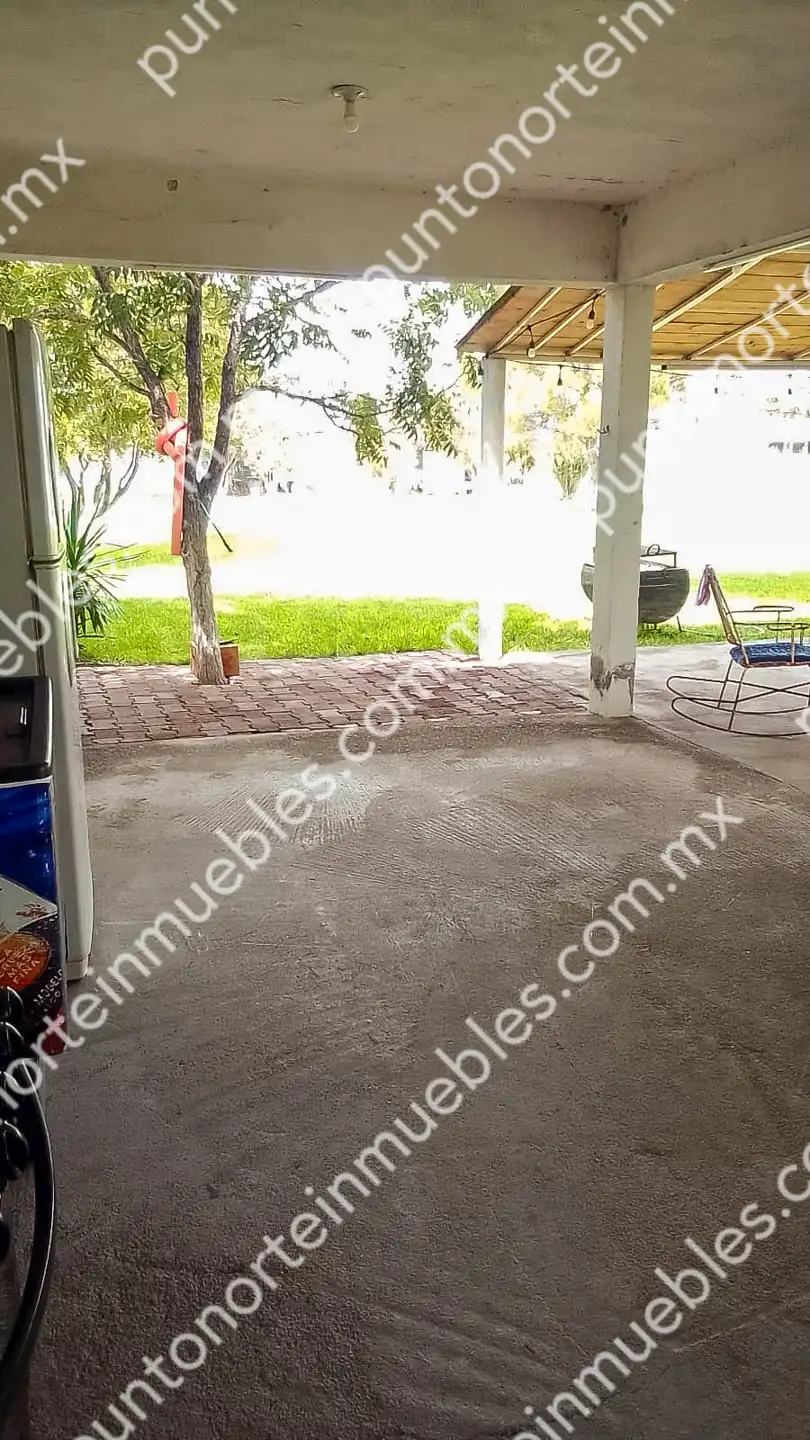 Venta de Quinta 3,000m2 San Buenaventura, con Casa de Campo con Cochera, Alberca, Asaderos, agua, electricidad  