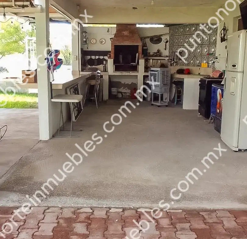 Venta de Quinta 3,000m2 San Buenaventura, con Casa de Campo con Cochera, Alberca, Asaderos, agua, electricidad  