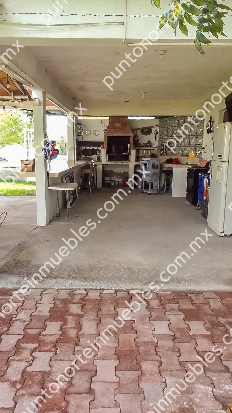 Venta de Quinta 3,000m2 San Buenaventura, con Casa de Campo con Cochera, Alberca, Asaderos, agua, electricidad  