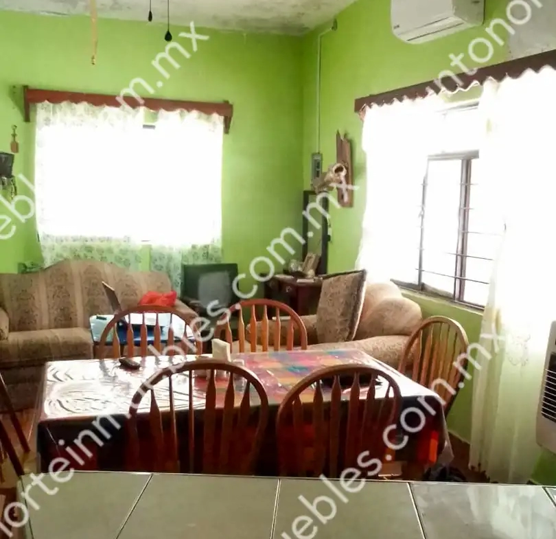 Venta de Quinta 3,000m2 San Buenaventura, con Casa de Campo con Cochera, Alberca, Asaderos, agua, electricidad  