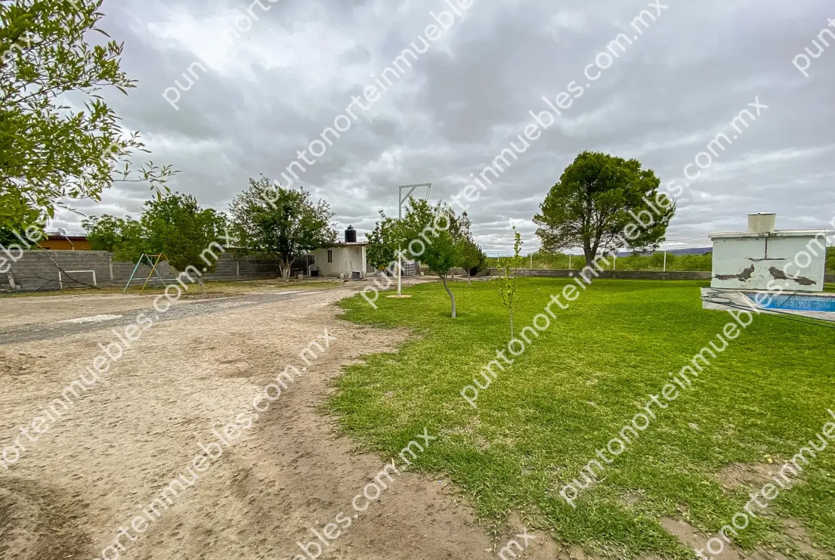 Venta de Quinta 3,000m2 San Buenaventura, con Casa de Campo con Cochera, Alberca, Asaderos, agua, electricidad  