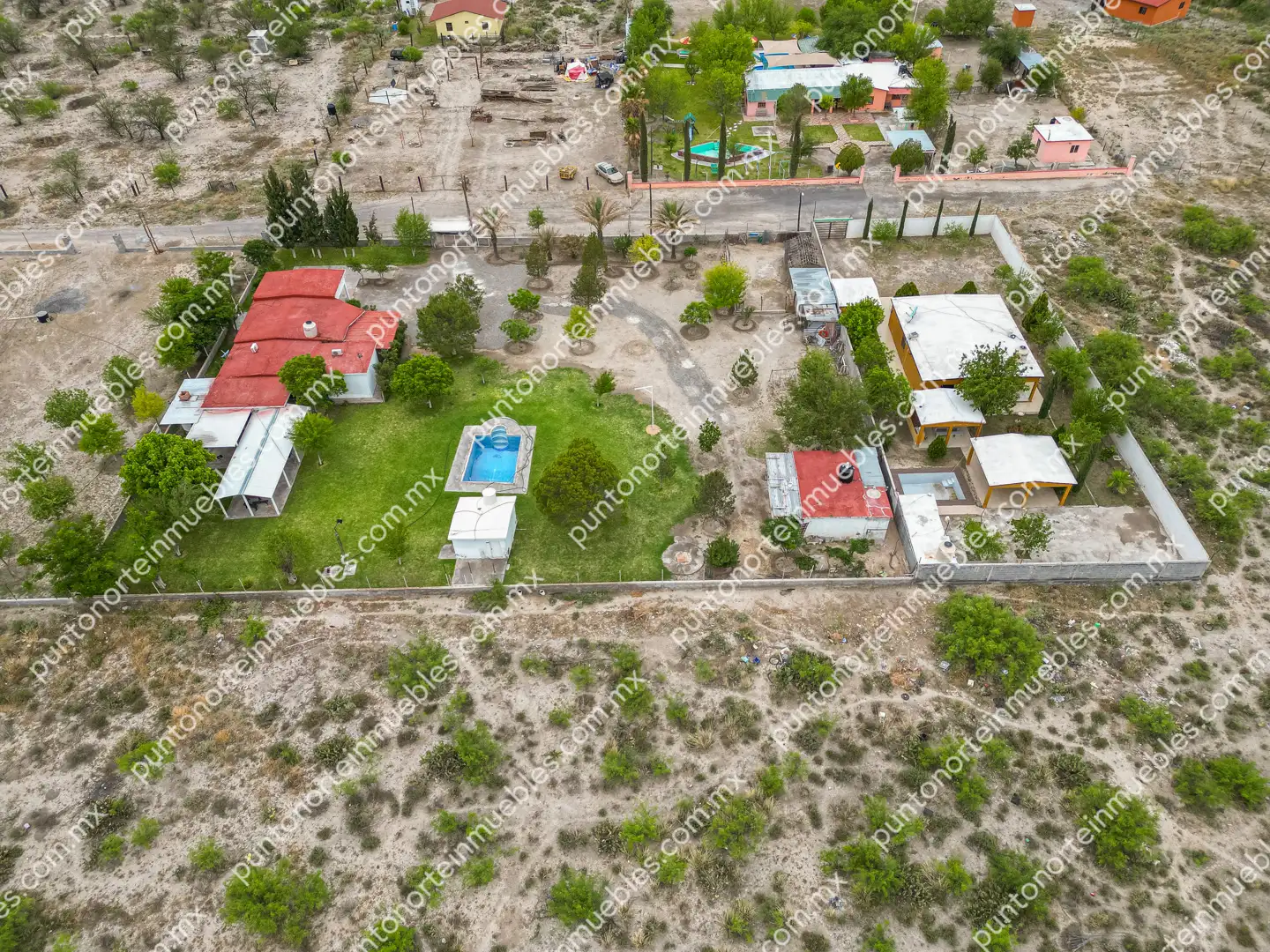 Venta de Quinta 3,000m2 San Buenaventura, con Casa de Campo con Cochera, Alberca, Asaderos, agua, electricidad  