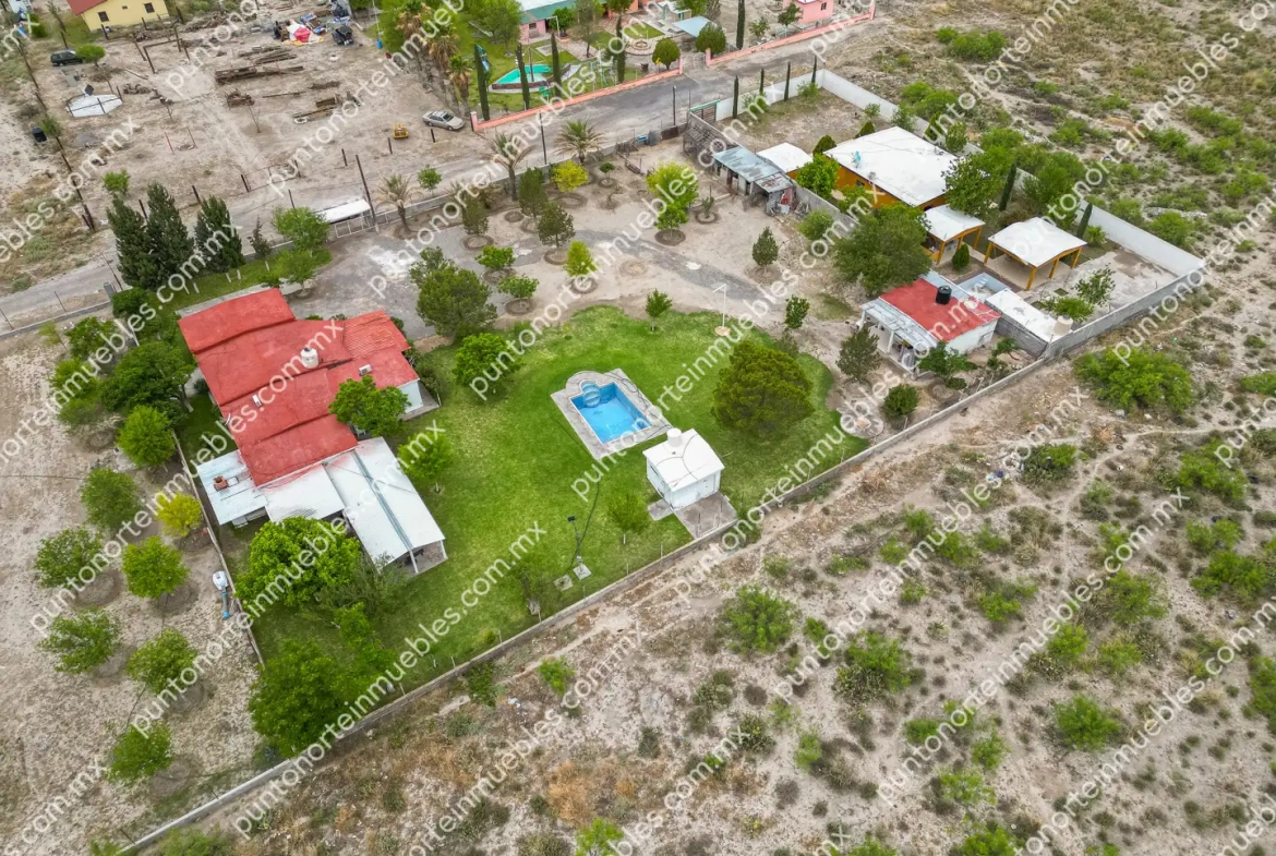 Venta de Quinta 3,000m2 San Buenaventura, con Casa de Campo con Cochera, Alberca, Asaderos, agua, electricidad  