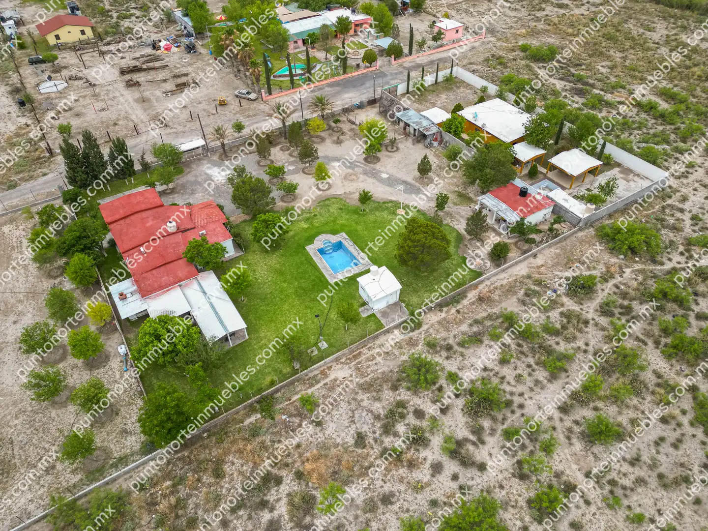 Venta de Quinta 3,000m2 San Buenaventura, con Casa de Campo con Cochera, Alberca, Asaderos, agua, electricidad  