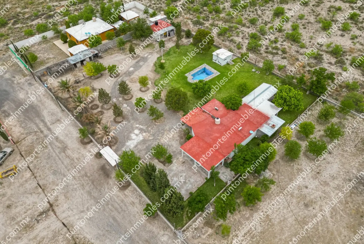Venta de Quinta 3,000m2 San Buenaventura, con Casa de Campo con Cochera, Alberca, Asaderos, agua, electricidad  