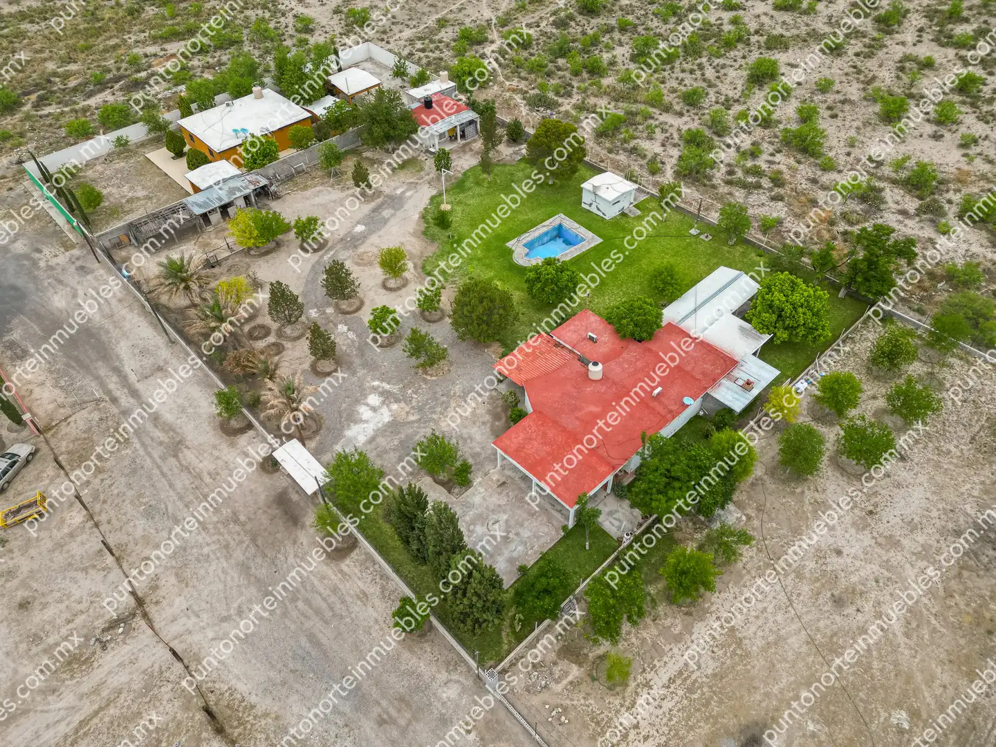Venta de Quinta 3,000m2 San Buenaventura, con Casa de Campo con Cochera, Alberca, Asaderos, agua, electricidad  