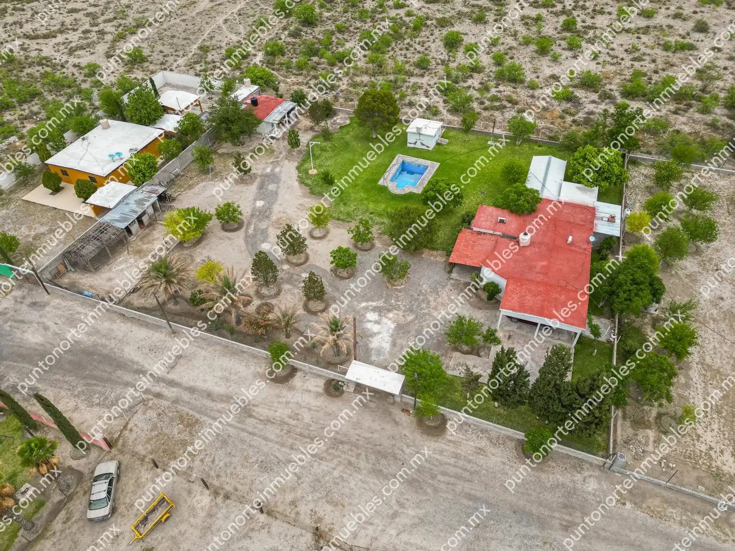Venta de Quinta 3,000m2 San Buenaventura, con Casa de Campo con Cochera, Alberca, Asaderos, agua, electricidad  