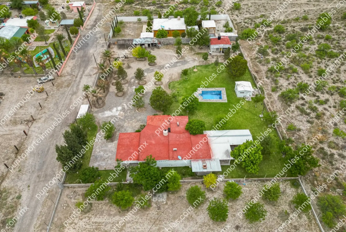 Venta de Quinta 3,000m2 San Buenaventura, con Casa de Campo con Cochera, Alberca, Asaderos, agua, electricidad  
