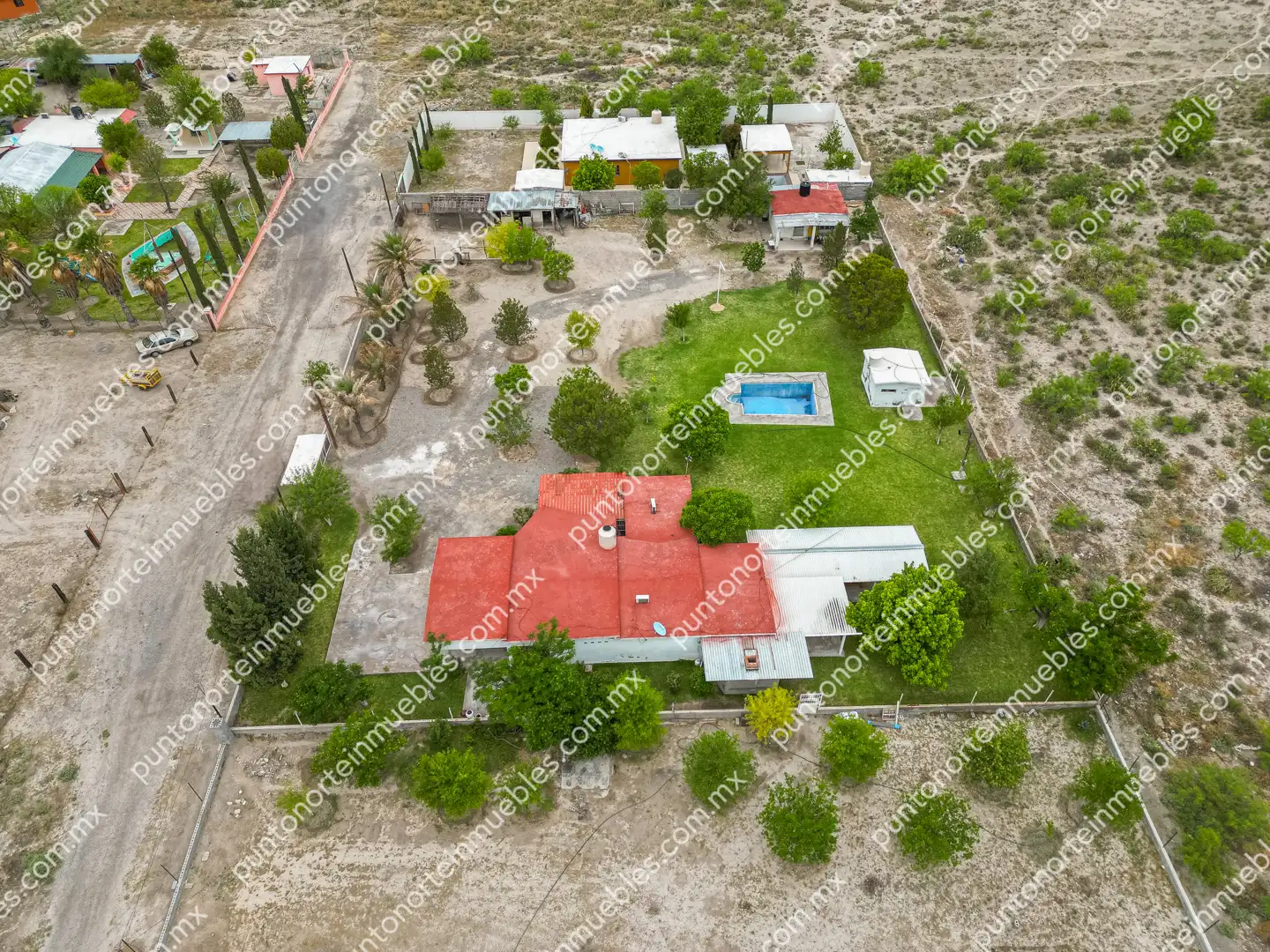 Venta de Quinta 3,000m2 San Buenaventura, con Casa de Campo con Cochera, Alberca, Asaderos, agua, electricidad  