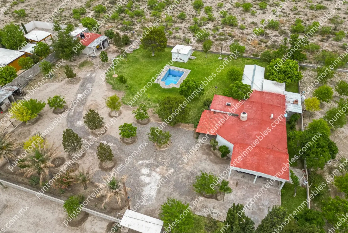 Venta de Quinta 3,000m2 San Buenaventura, con Casa de Campo con Cochera, Alberca, Asaderos, agua, electricidad  