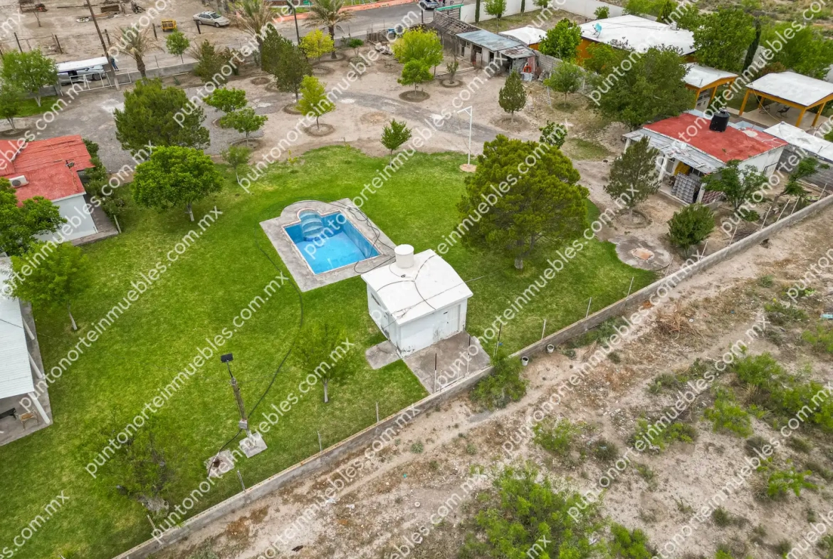 Venta de Quinta 3,000m2 San Buenaventura, con Casa de Campo con Cochera, Alberca, Asaderos, agua, electricidad  