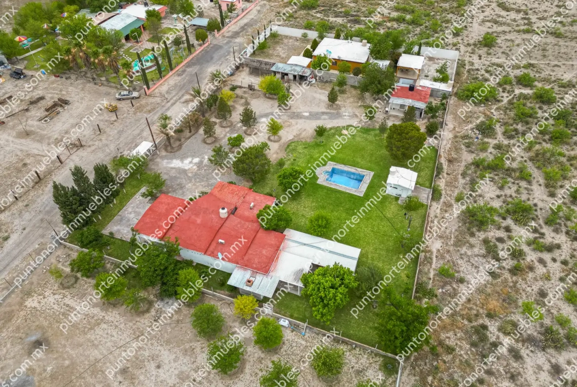 Venta de Quinta 3,000m2 San Buenaventura, con Casa de Campo con Cochera, Alberca, Asaderos, agua, electricidad  