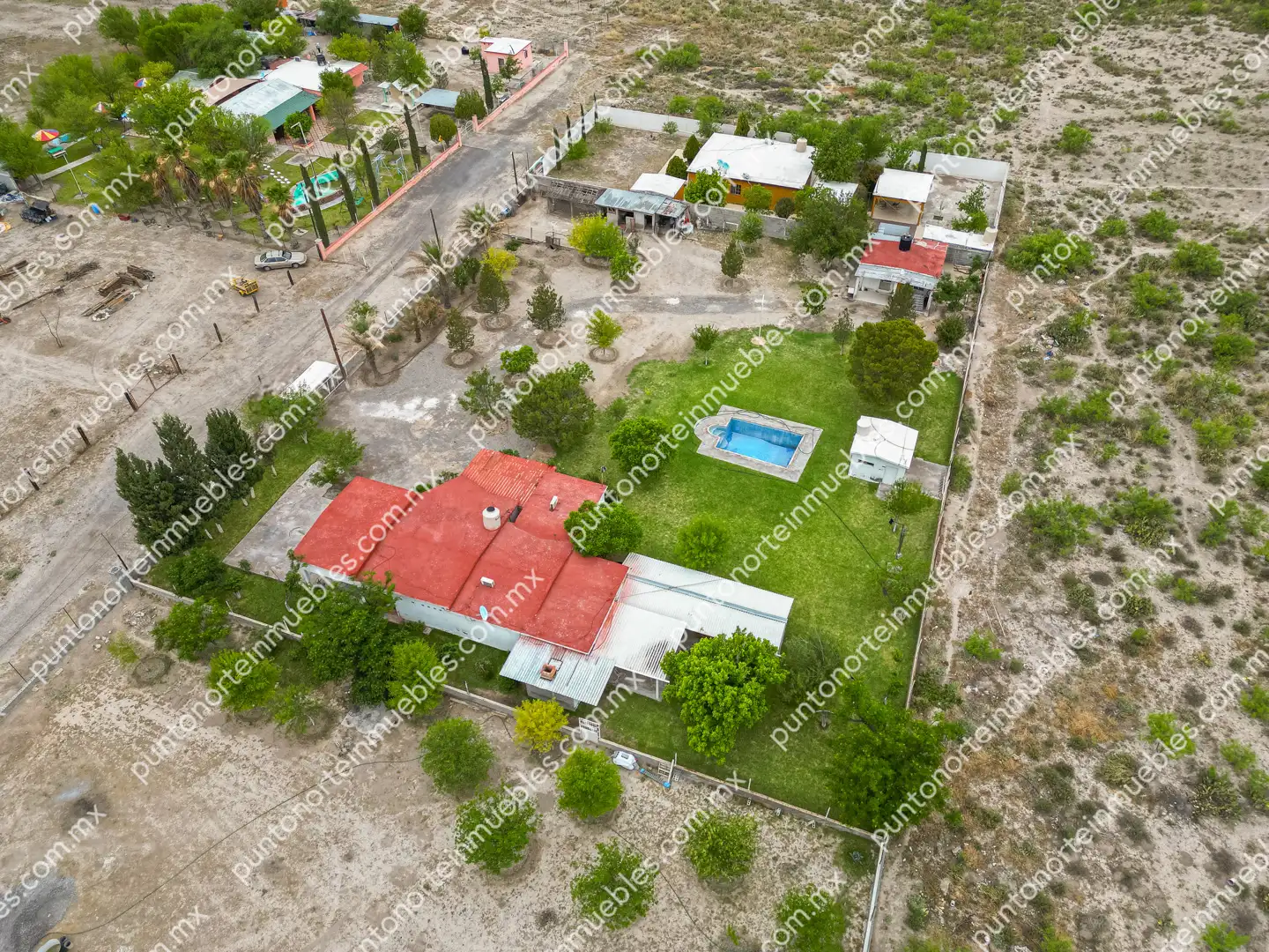 Venta de Quinta 3,000m2 San Buenaventura, con Casa de Campo con Cochera, Alberca, Asaderos, agua, electricidad  