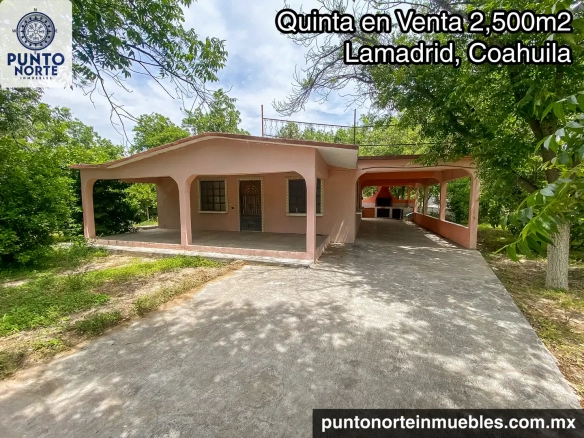 Venta Quinta con 2,500m2 de Terreno en Lamadrid Calle Carranza