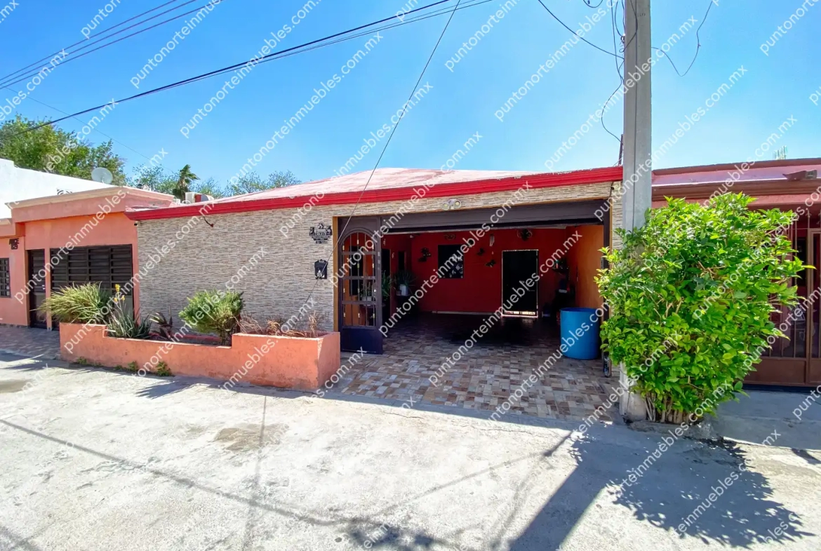 Venta de Casa 3 Recámaras con Cochera y Portón Electrico a una cuadra Colegio La Salle