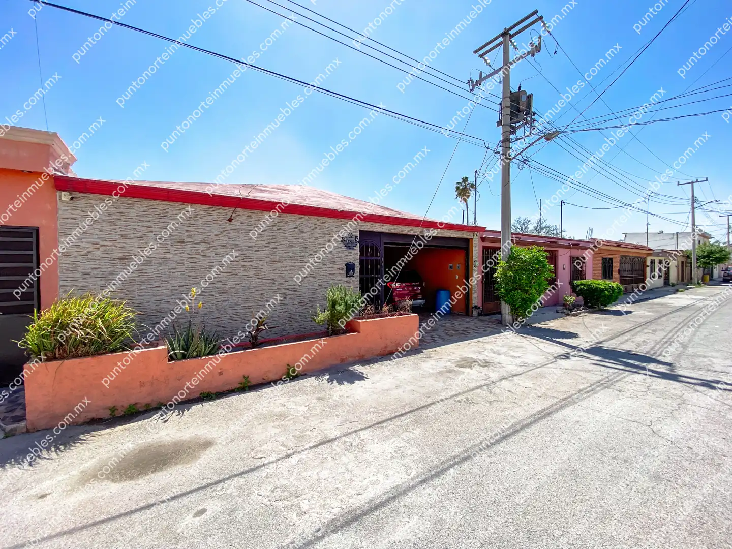 Casa Col Fovissste 03 Venta de Casa 3 Recámaras con Cochera y Portón Electrico a una cuadra Colegio La Salle