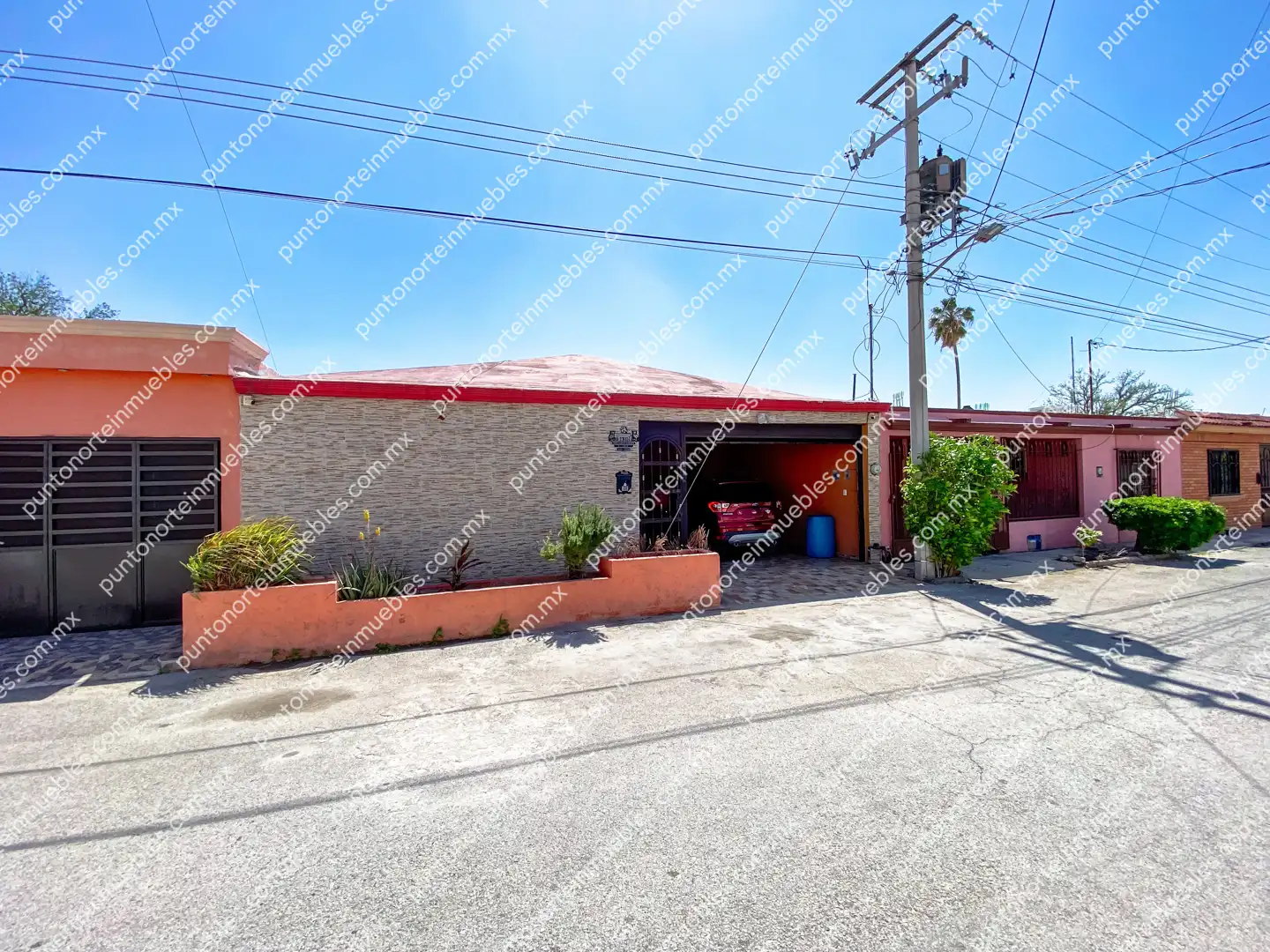 Casa Col Fovissste 04 Venta de Casa 3 Recámaras con Cochera y Portón Electrico a una cuadra Colegio La Salle
