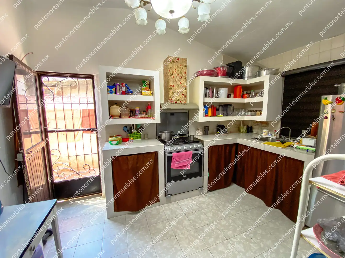 Casa Col Fovissste 13 Venta de Casa 3 Recámaras con Cochera y Portón Electrico a una cuadra Colegio La Salle