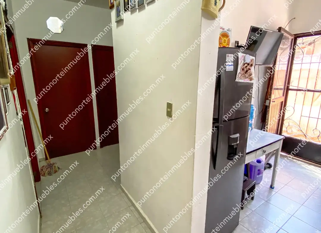 Venta de Casa 3 Recámaras con Cochera y Portón Electrico a una cuadra Colegio La Salle