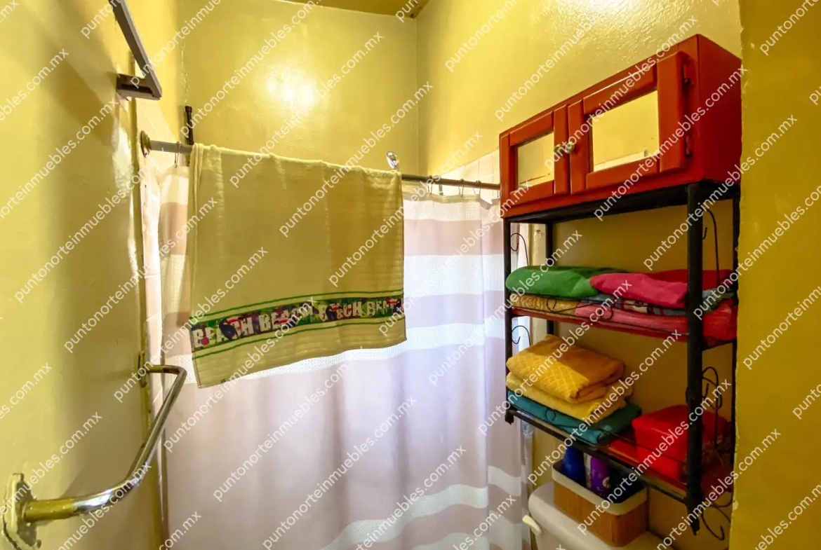 Venta de Casa 3 Recámaras con Cochera y Portón Electrico a una cuadra Colegio La Salle