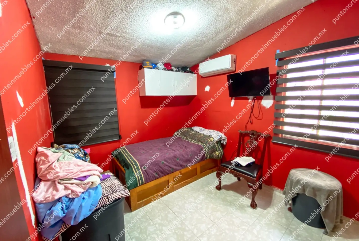 Venta de Casa 3 Recámaras con Cochera y Portón Electrico a una cuadra Colegio La Salle