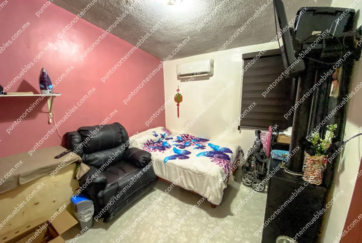 Venta de Casa 3 Recámaras con Cochera y Portón Electrico a una cuadra Colegio La Salle