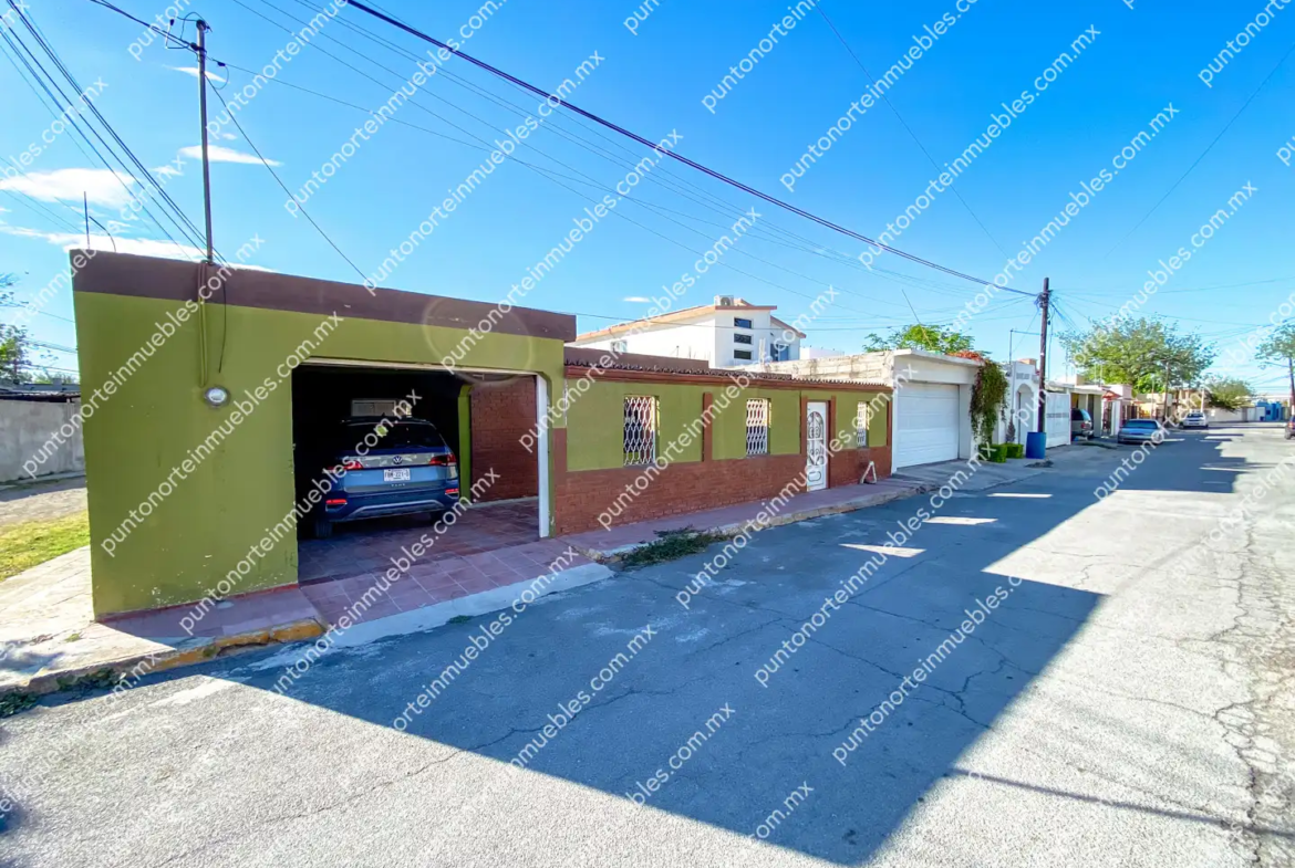 Venta Casa 3 Recamaras en Esquina Col Roma, Monclova, 120m2 de Construcción