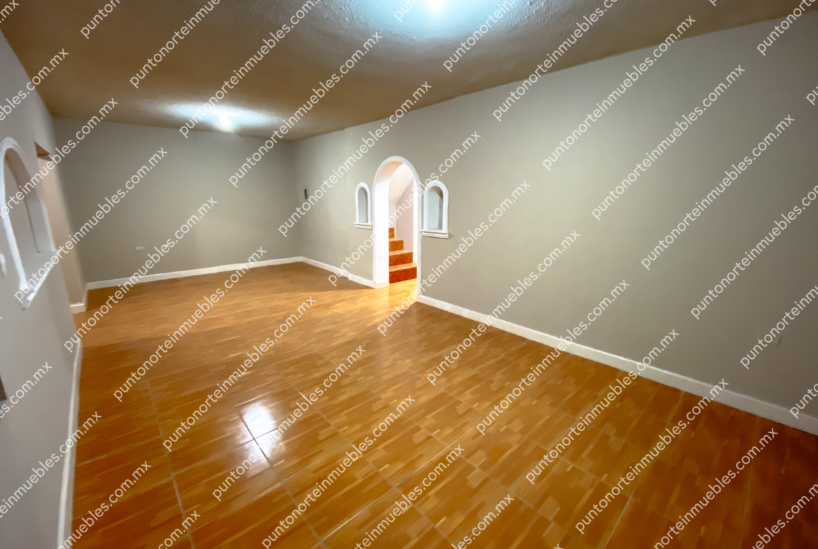 Venta Casa Col Santa Mónica 4 Recámaras y 3 baños, con Cochera y Portón Electrico