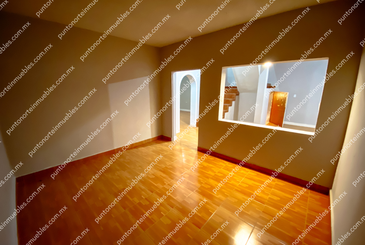 Venta Casa Col Santa Mónica 4 Recámaras y 3 baños, con Cochera y Portón Electrico