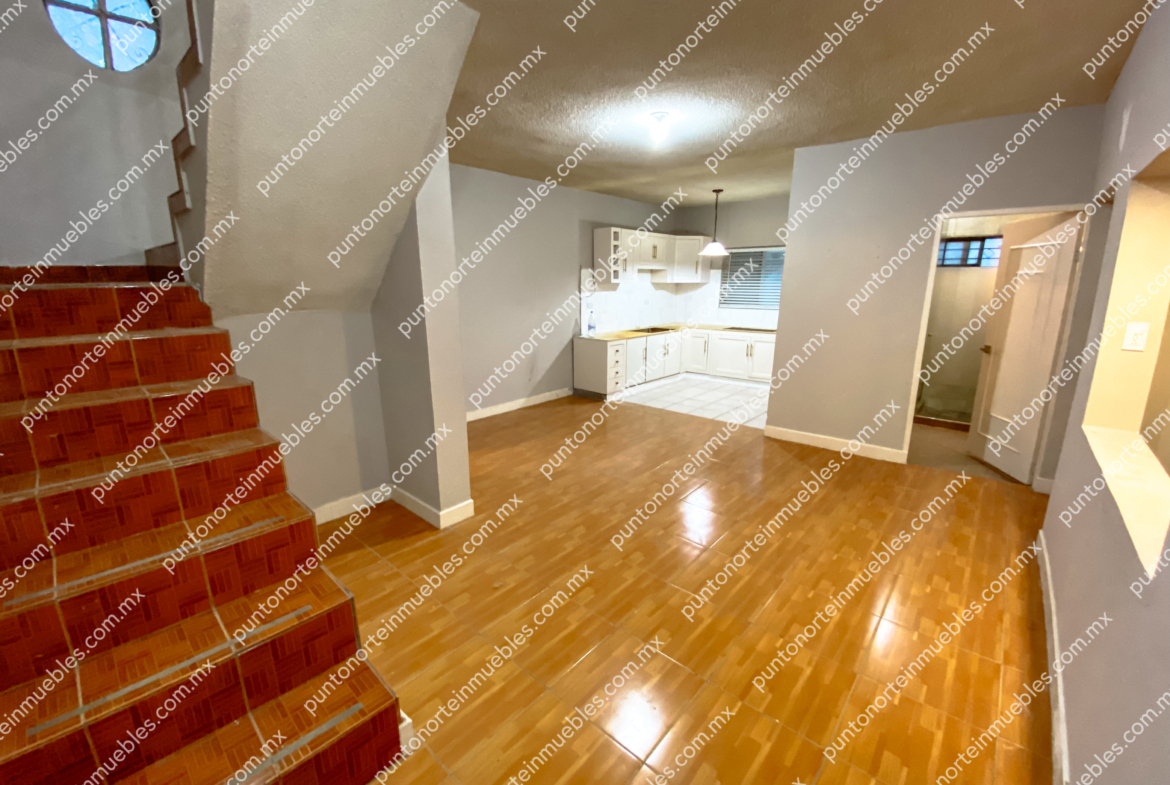 Venta Casa Col Santa Mónica 4 Recámaras y 3 baños, con Cochera y Portón Electrico