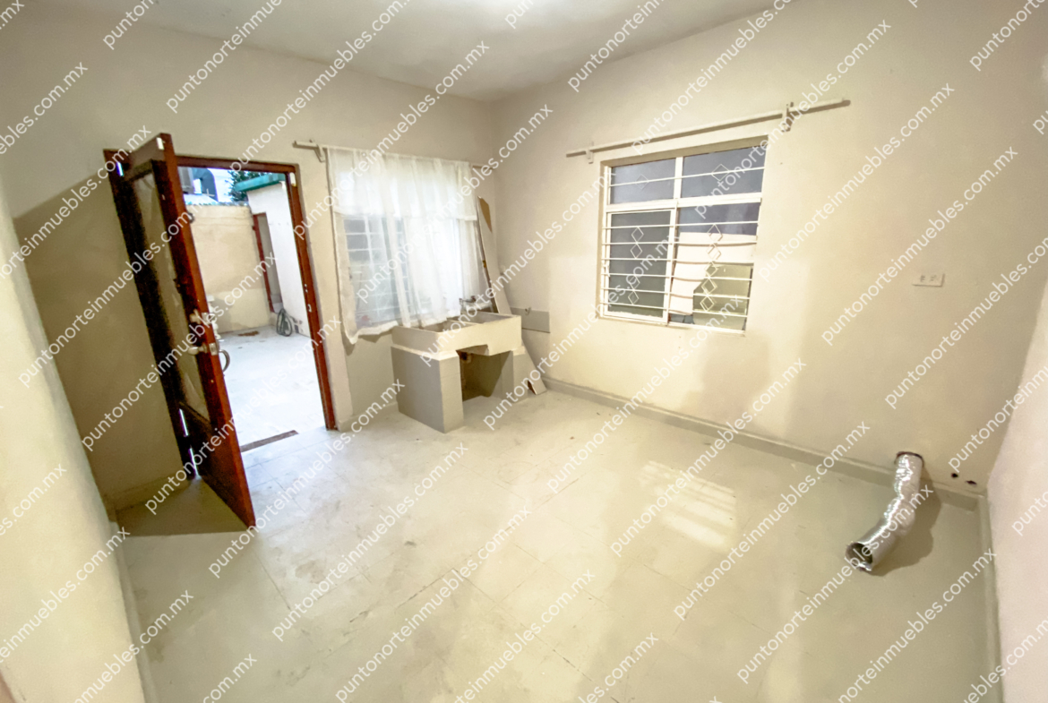Venta Casa Col Santa Mónica 4 Recámaras y 3 baños, con Cochera y Portón Electrico