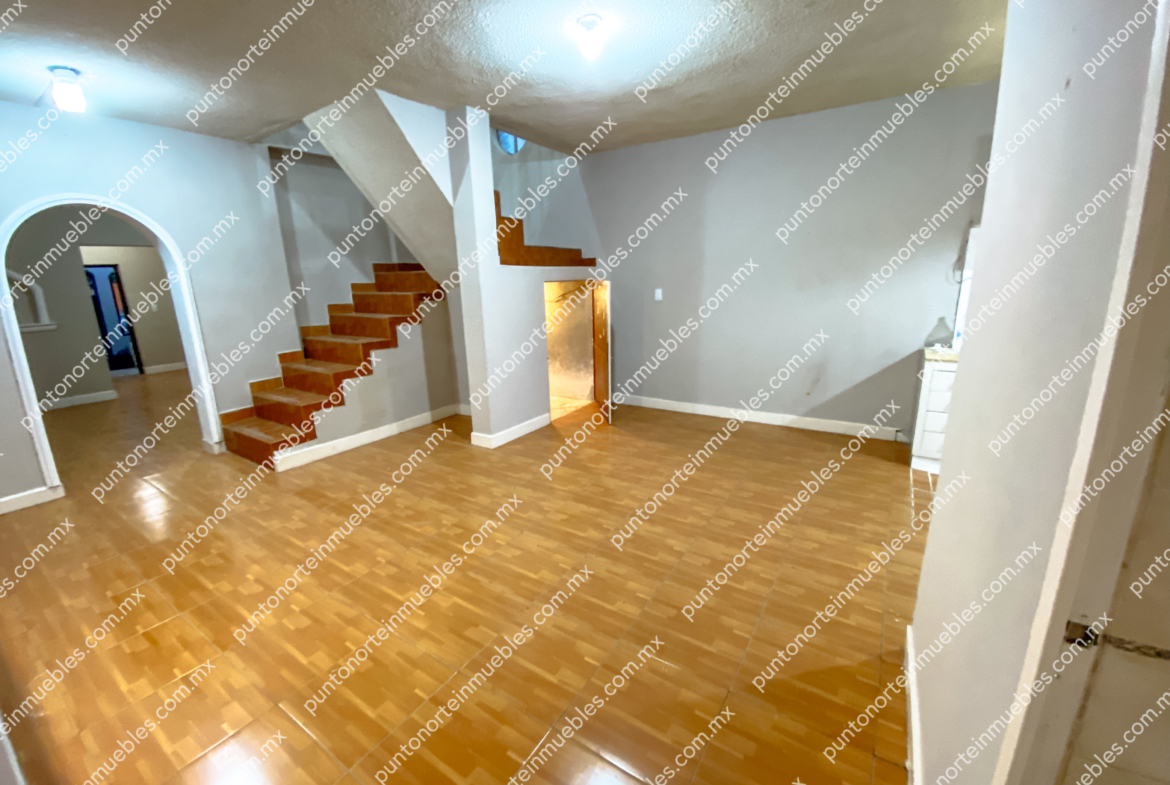 Venta Casa Col Santa Mónica 4 Recámaras y 3 baños, con Cochera y Portón Electrico
