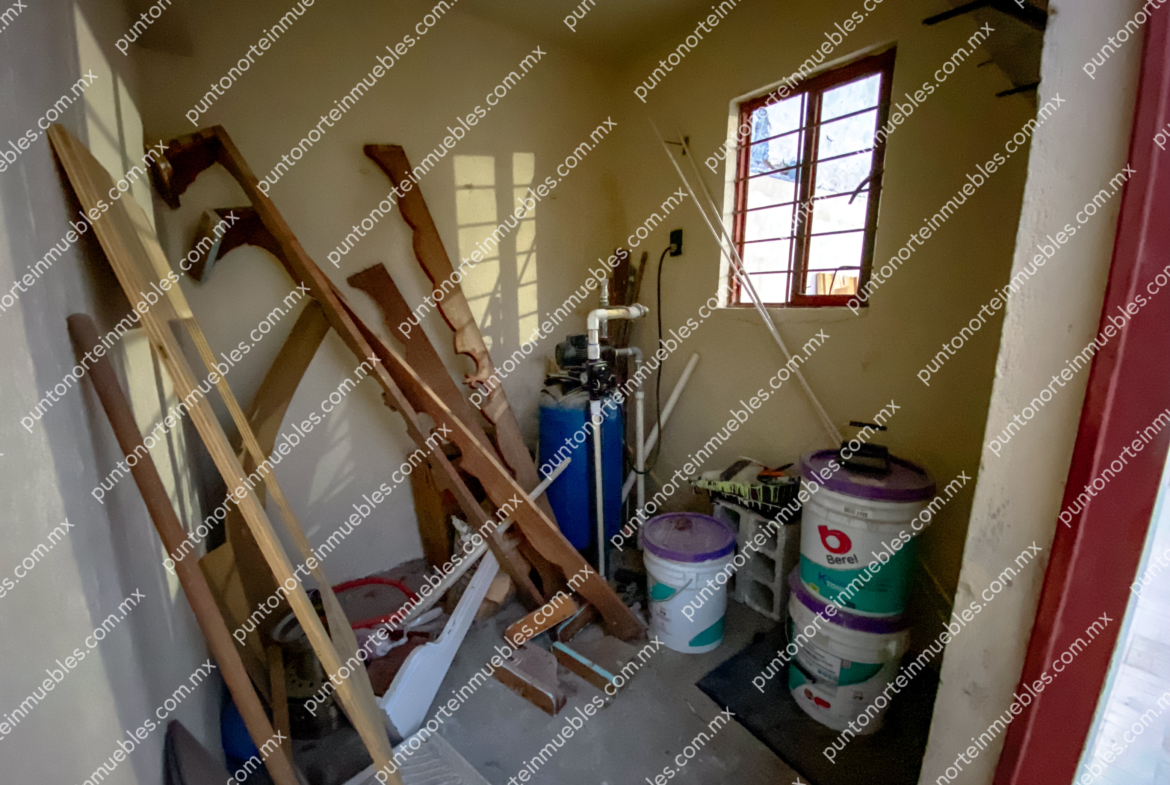 Venta Casa Col Santa Mónica 4 Recámaras y 3 baños, con Cochera y Portón Electrico