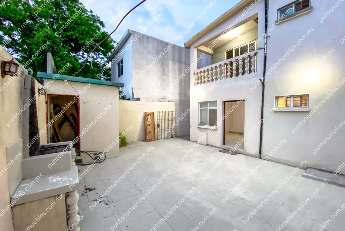 Venta Casa Col Santa Mónica 4 Recámaras y 3 baños, con Cochera y Portón Electrico