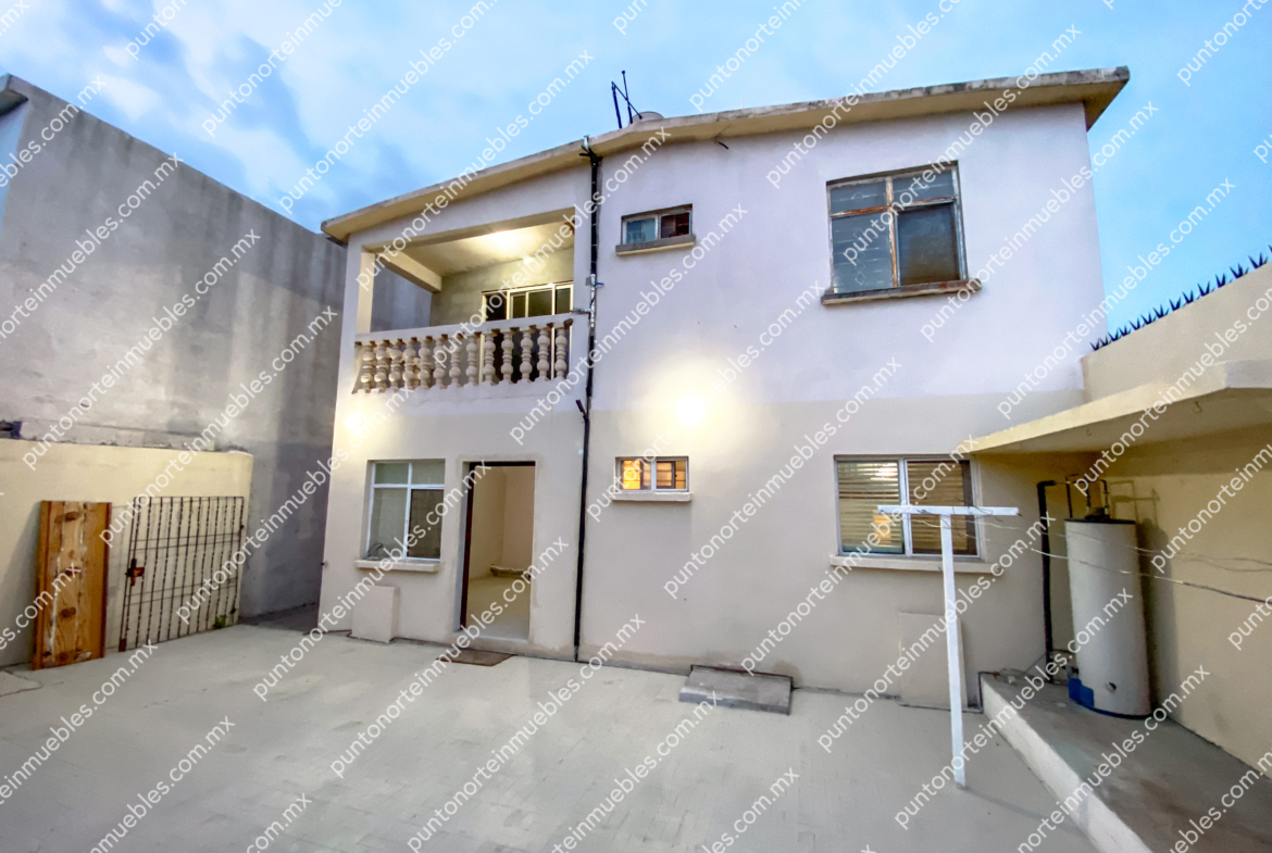 Venta Casa Col Santa Mónica 4 Recámaras y 3 baños, con Cochera y Portón Electrico