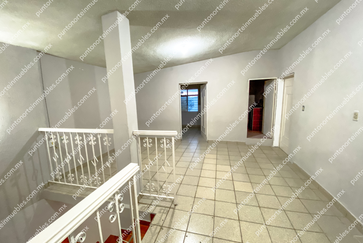 Venta Casa Col Santa Mónica 4 Recámaras y 3 baños, con Cochera y Portón Electrico
