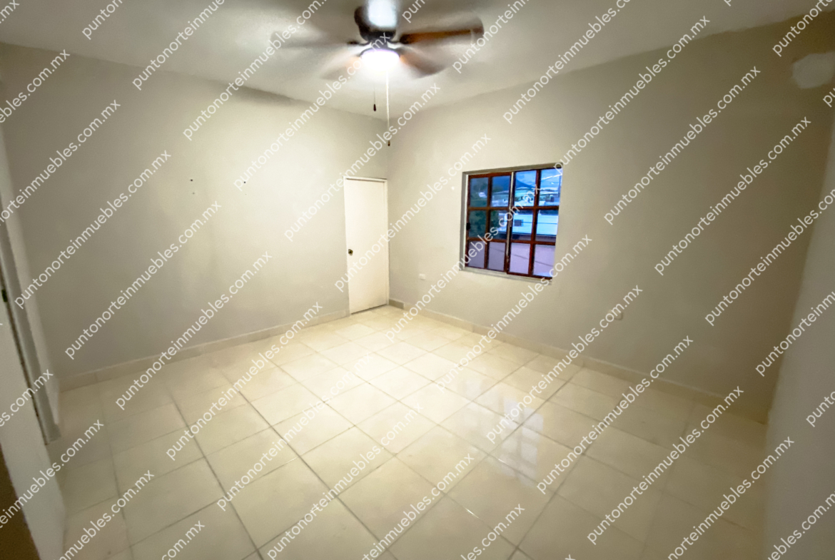 Venta Casa Col Santa Mónica 4 Recámaras y 3 baños, con Cochera y Portón Electrico