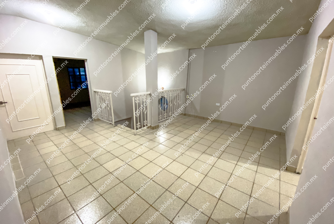 Venta Casa Col Santa Mónica 4 Recámaras y 3 baños, con Cochera y Portón Electrico
