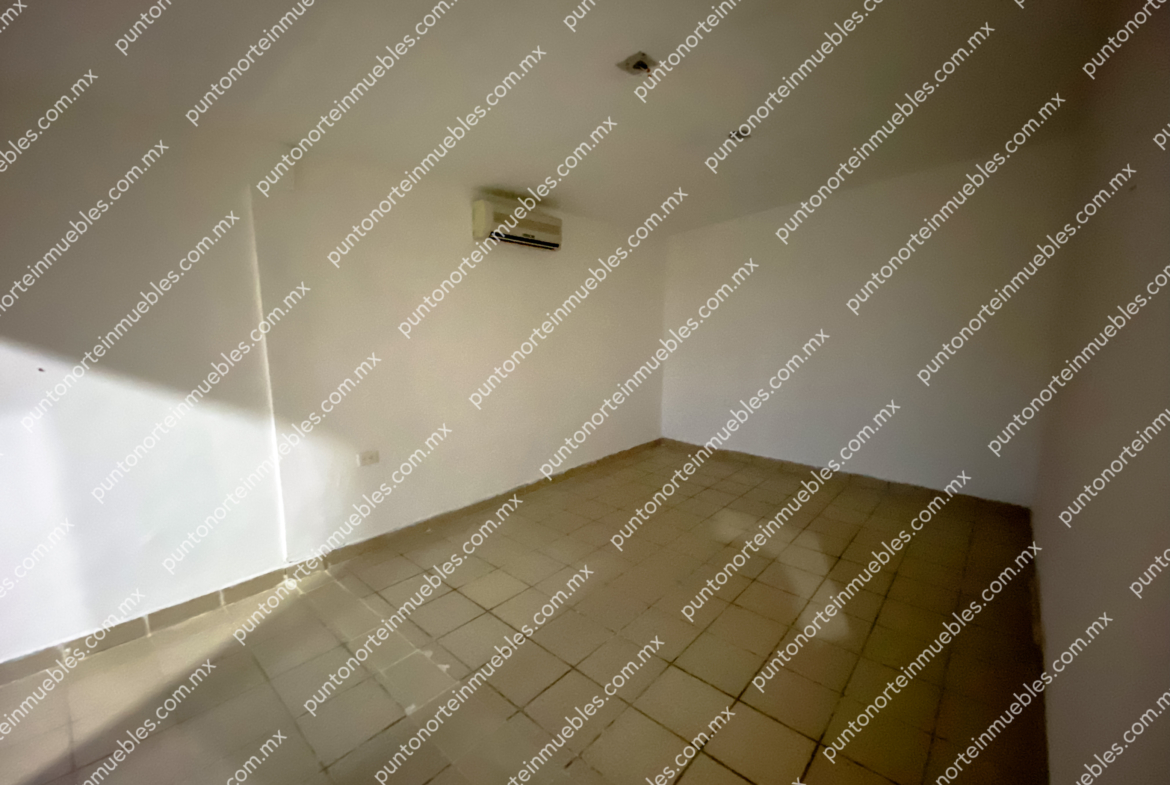 Venta Casa Col Santa Mónica 4 Recámaras y 3 baños, con Cochera y Portón Electrico