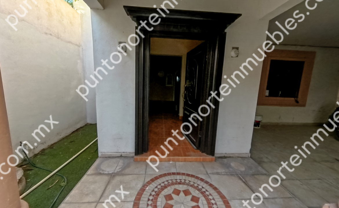 Venta Casa Col Santa Mónica 4 Recámaras y 3 baños, con Cochera y Portón Electrico