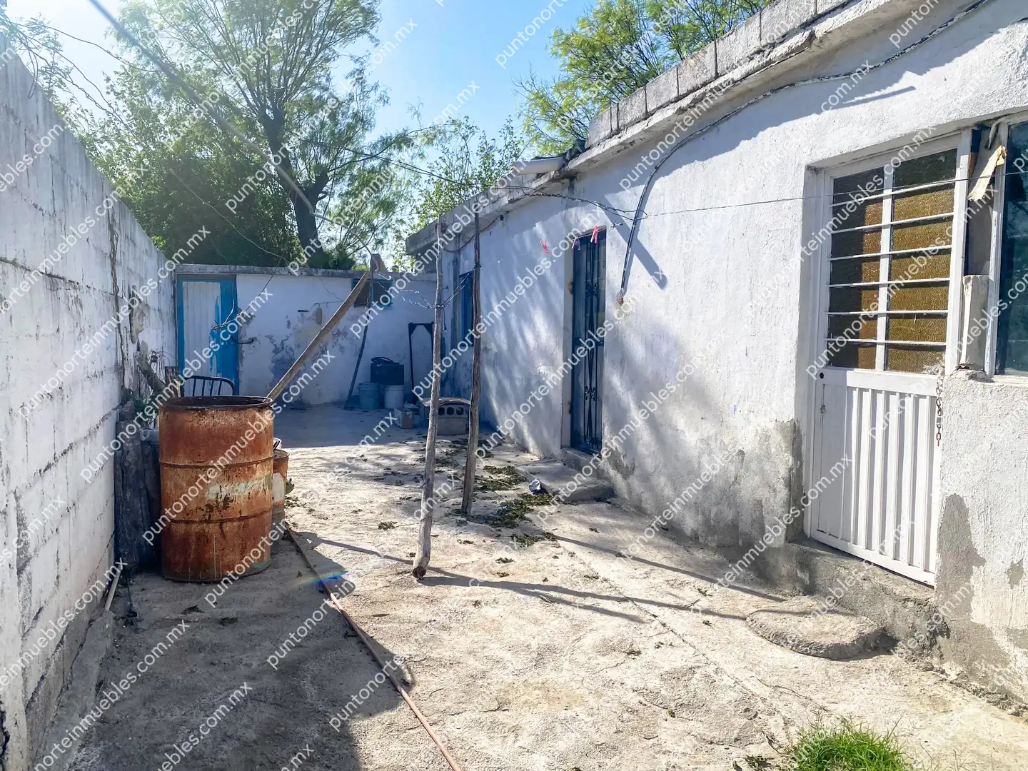 Casa con Depas Castaños 02 Venta Casa de 2 Plantas con 2 Departamentos Independientes en Castaños, con Terreno Amplio de 599m2