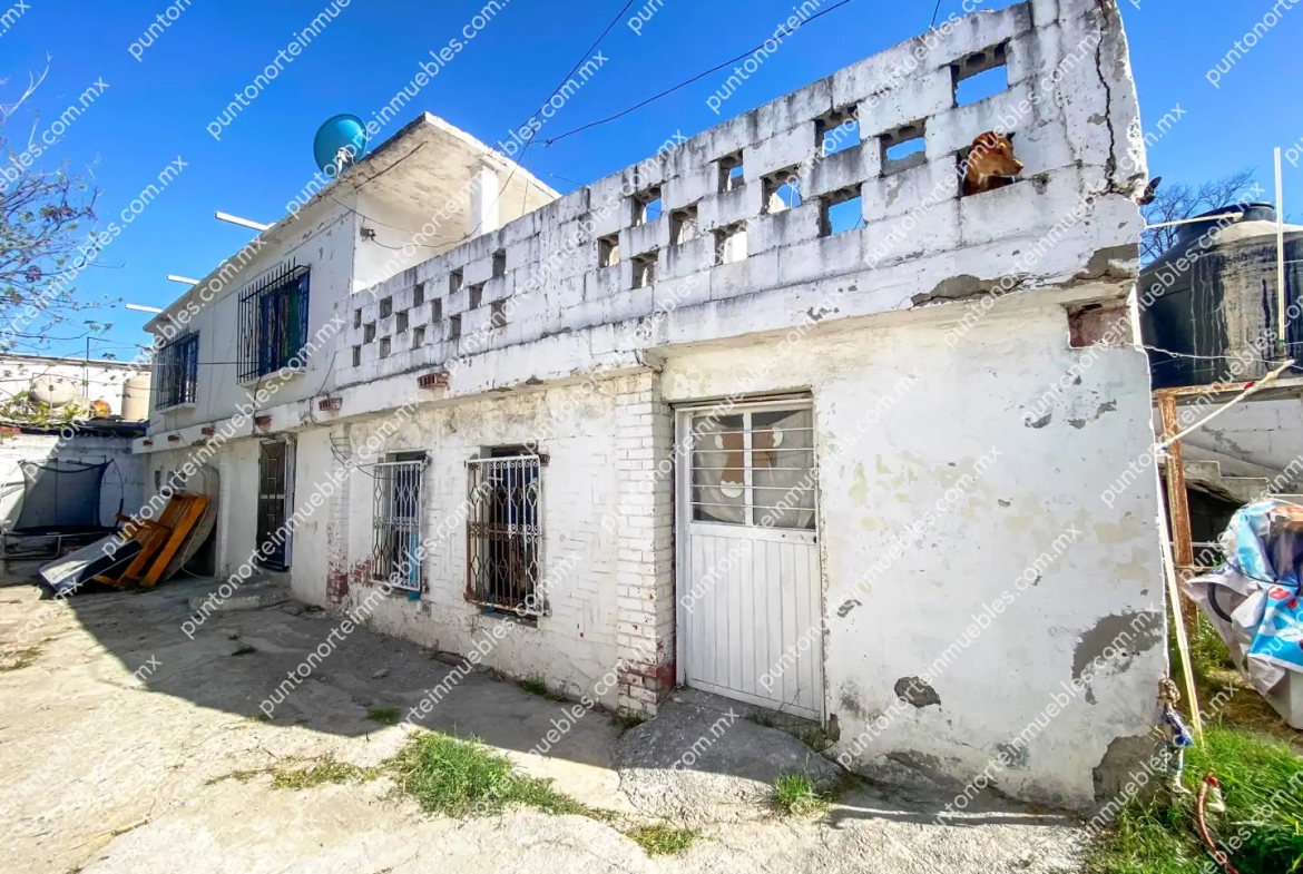 Venta Casa de 2 Plantas con 2 Departamentos Independientes en Castaños, con Terreno Amplio de 599m2