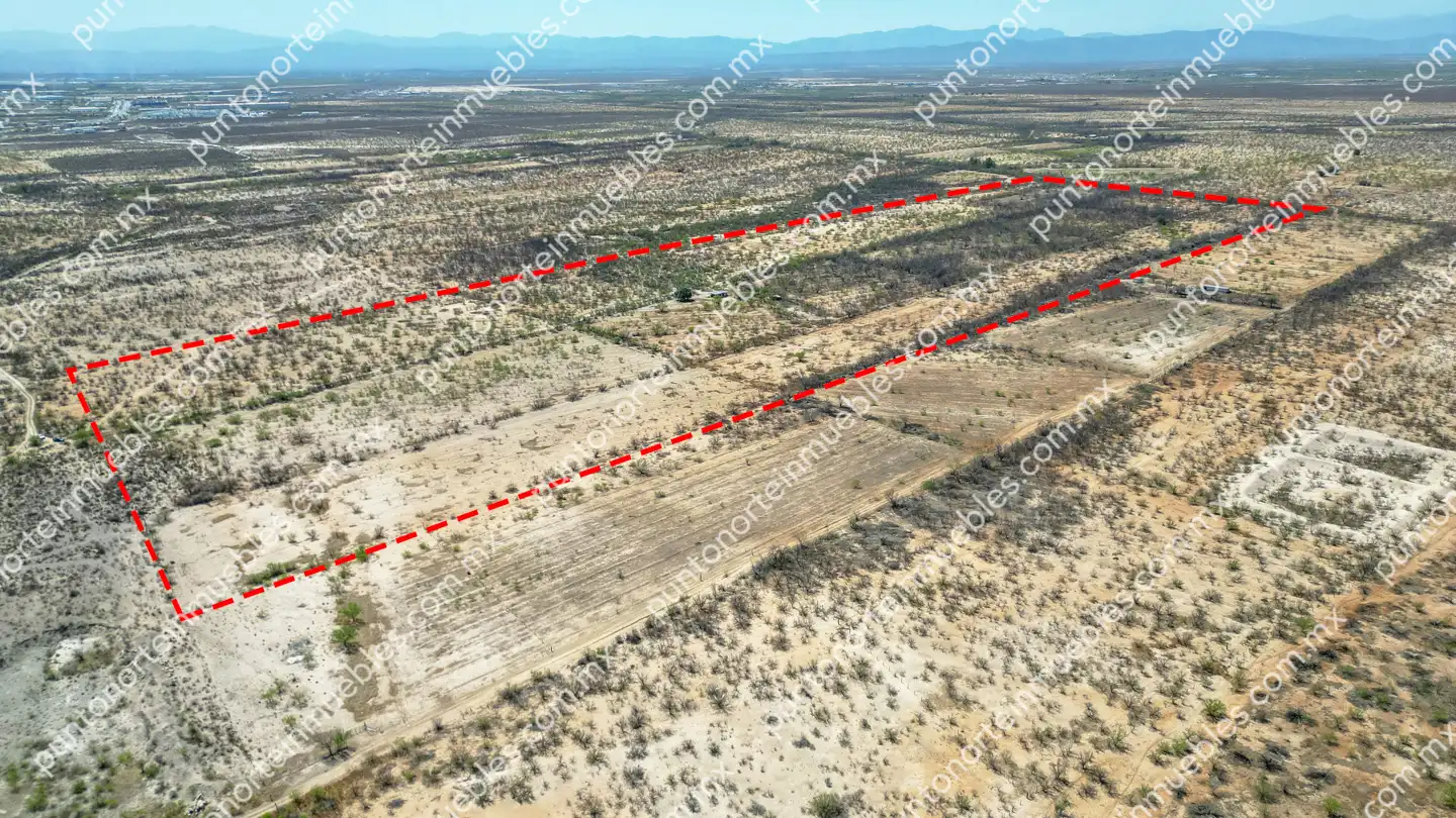 Terreno 22.7 HAS por Toton 06 Venta Terreno 22.7 Hectáreas delimitadas en Estancias de San Juan, colinda con Rio Monclova