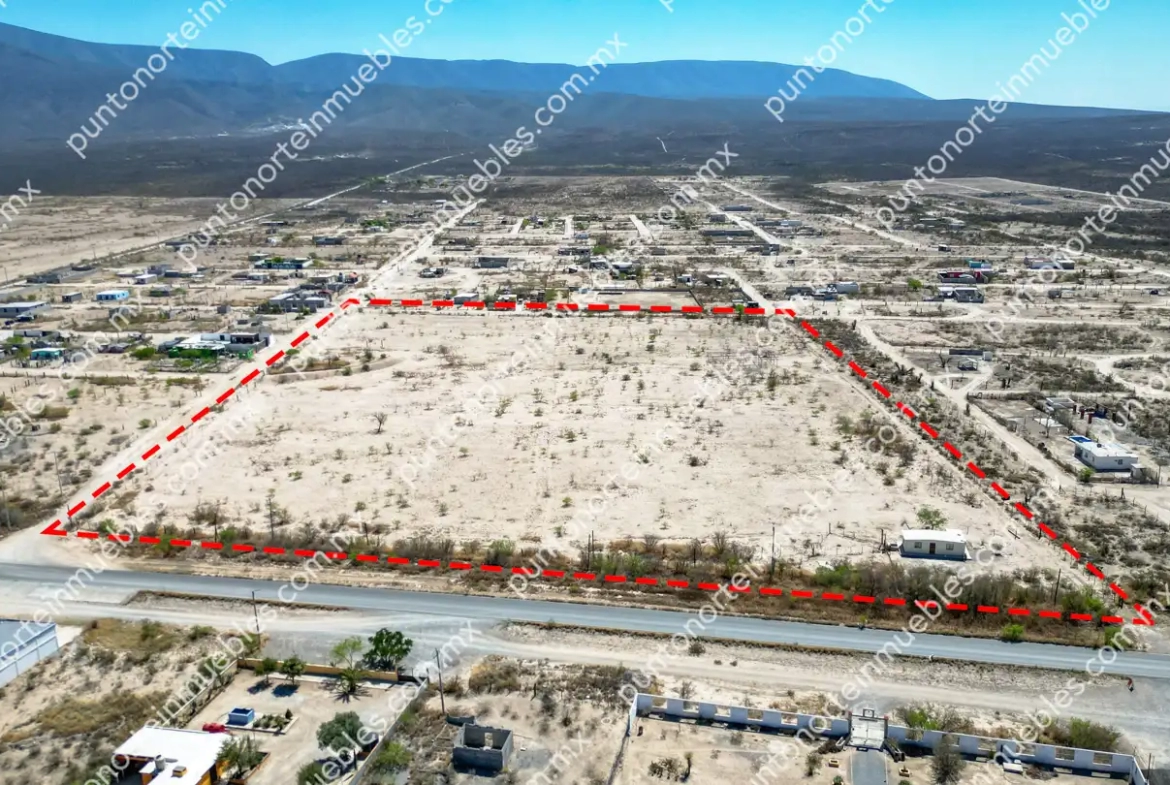 Venta Terreno 4.5 Hectáreas sobre frente a Carretera Monclova a Candela Km 9.4, con 3 frentes