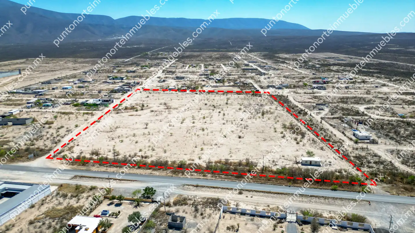 Venta Terreno 4.5 Hectáreas sobre frente a Carretera Monclova a Candela Km 9.4, con 3 frentes