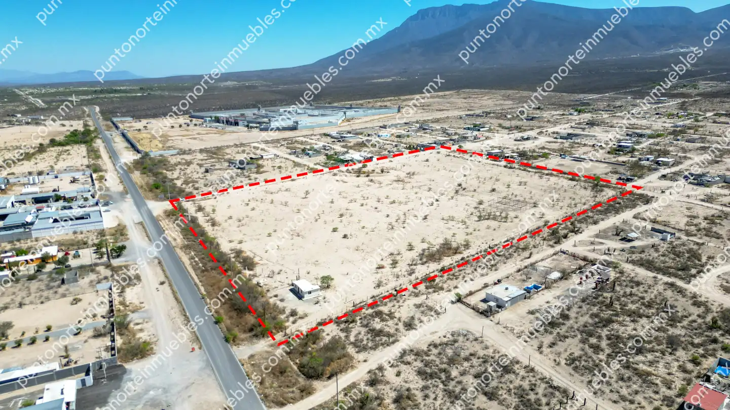 Venta Terreno 4.5 Hectáreas sobre frente a Carretera Monclova a Candela Km 9.4, con 3 frentes