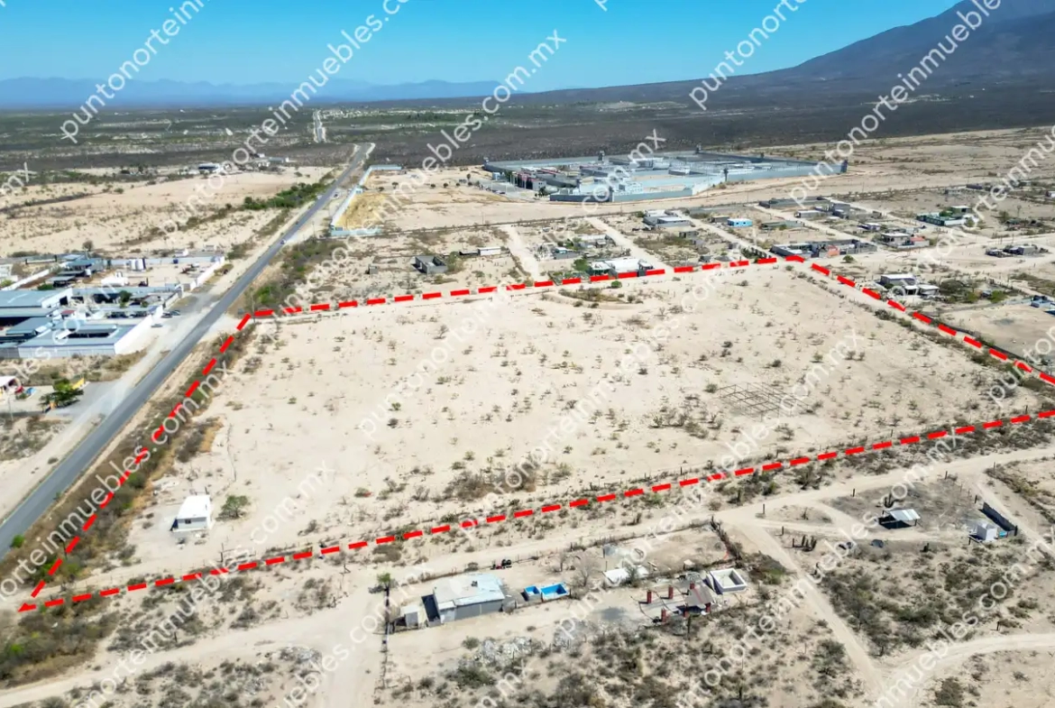 Venta Terreno 4.5 Hectáreas sobre frente a Carretera Monclova a Candela Km 9.4, con 3 frentes