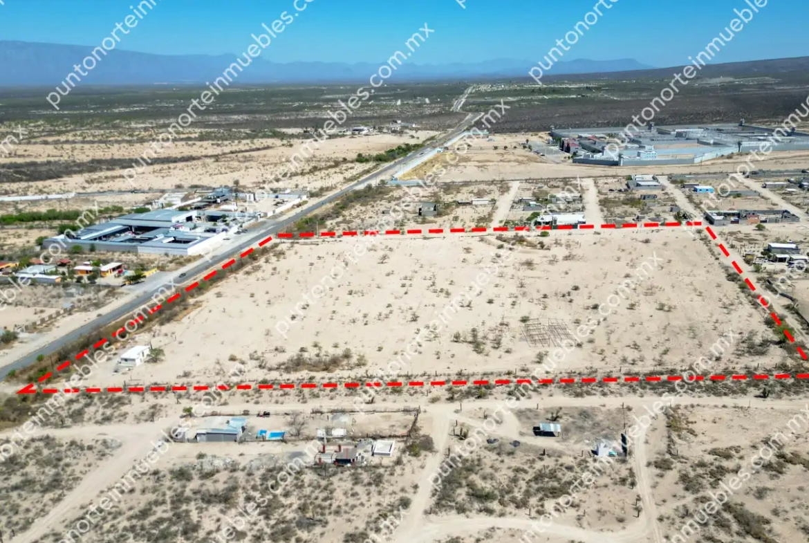 Venta Terreno 4.5 Hectáreas sobre frente a Carretera Monclova a Candela Km 9.4, con 3 frentes